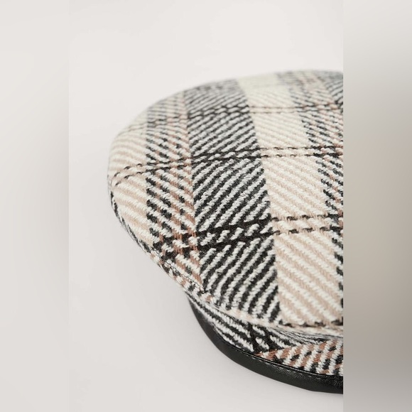 NA-KD Checkered Beret M/L NWT - Picture 5 of 9